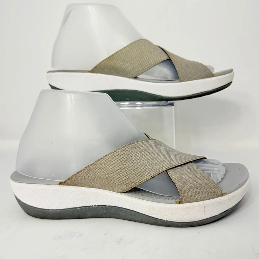 Clarks Cloudsteppers Arla Glison Women 8 M Taupe Metallic Elastic Slide Sandals